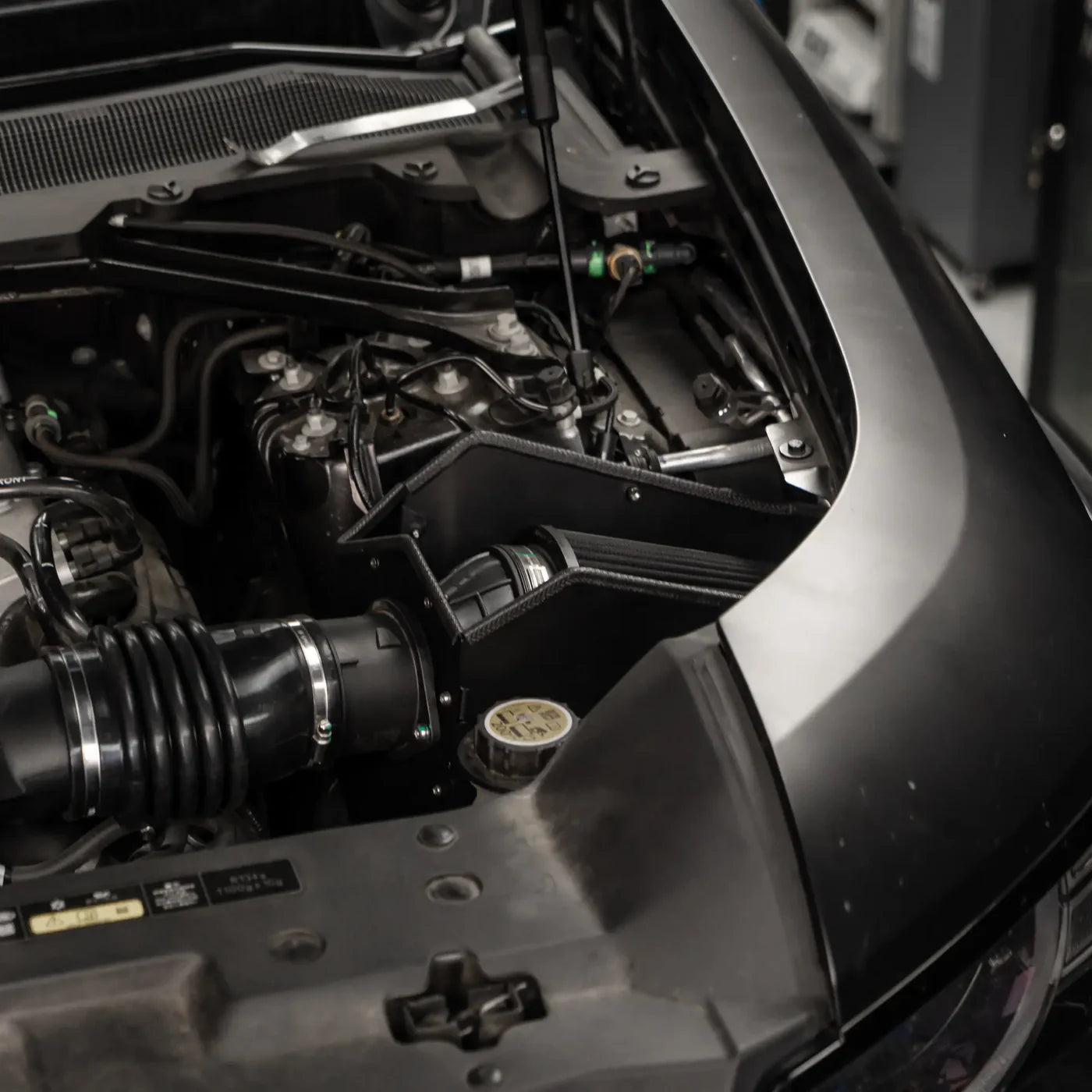 Land Rover Defender V8 Cold Air Intake (p525)